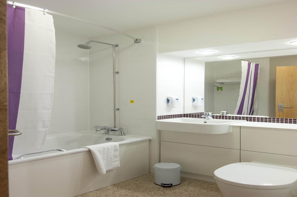 Premier Inn London Hayes, Heathrow Hayes  Δωμάτιο φωτογραφία