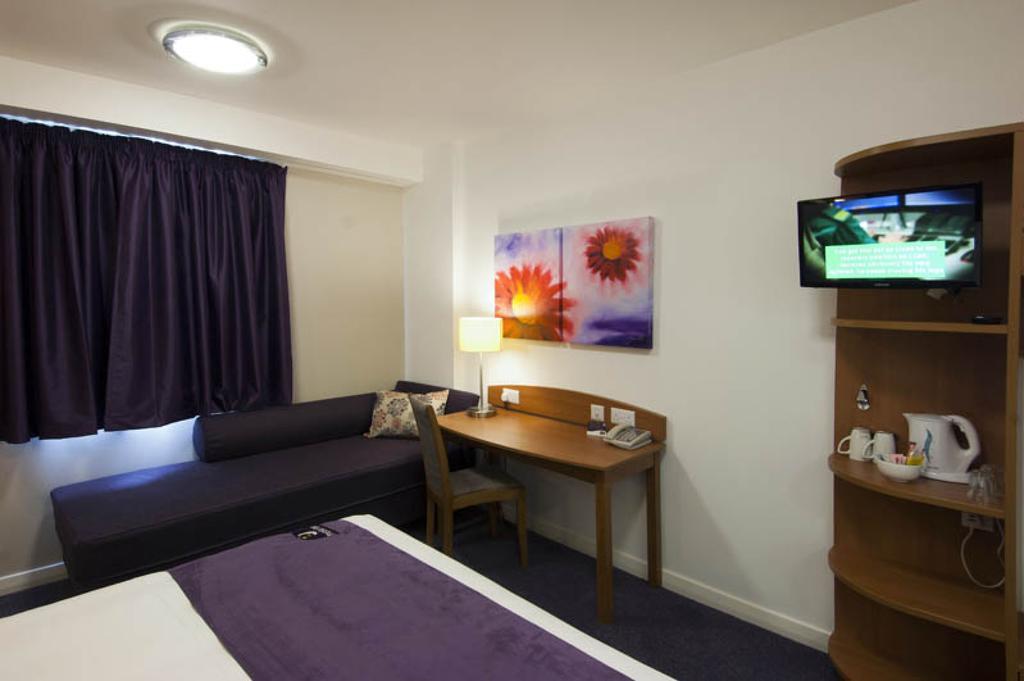 Premier Inn London Hayes, Heathrow Hayes  Δωμάτιο φωτογραφία