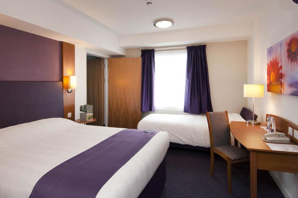 Premier Inn London Hayes, Heathrow Hayes  Δωμάτιο φωτογραφία