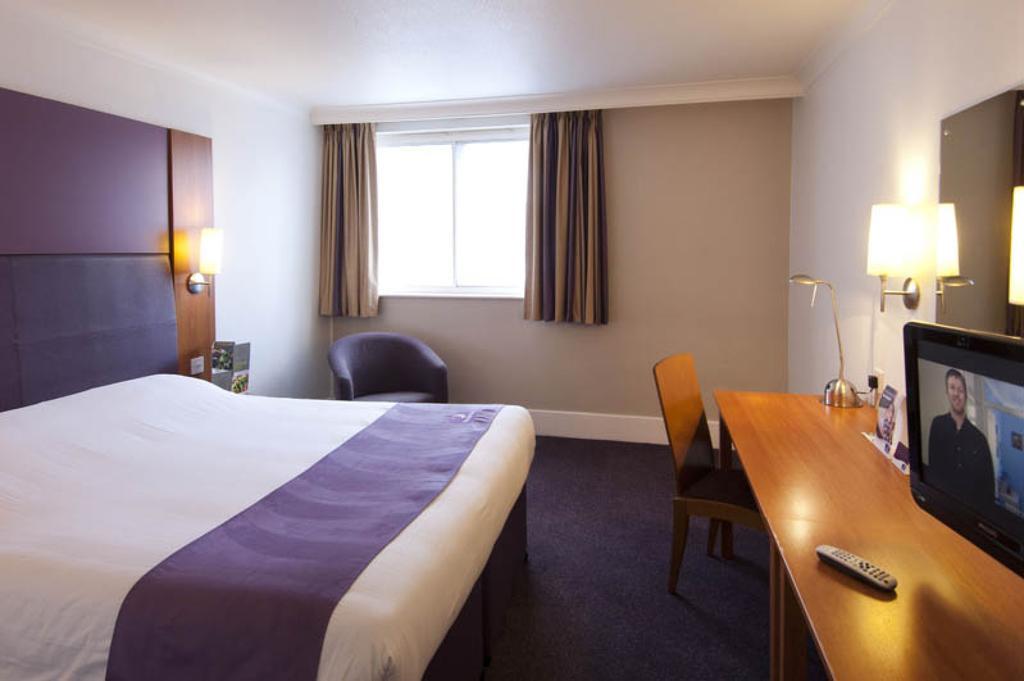 Premier Inn London Hayes, Heathrow Hayes  Δωμάτιο φωτογραφία