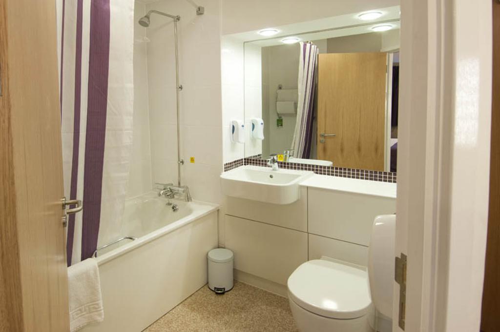 Premier Inn London Hayes, Heathrow Hayes  Δωμάτιο φωτογραφία